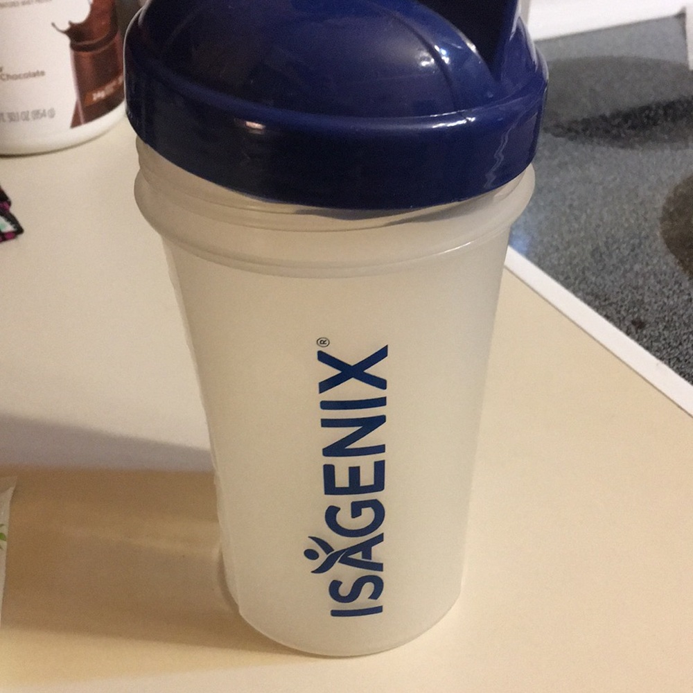 16oz shaker bottle, & serving of greens, Isagenix